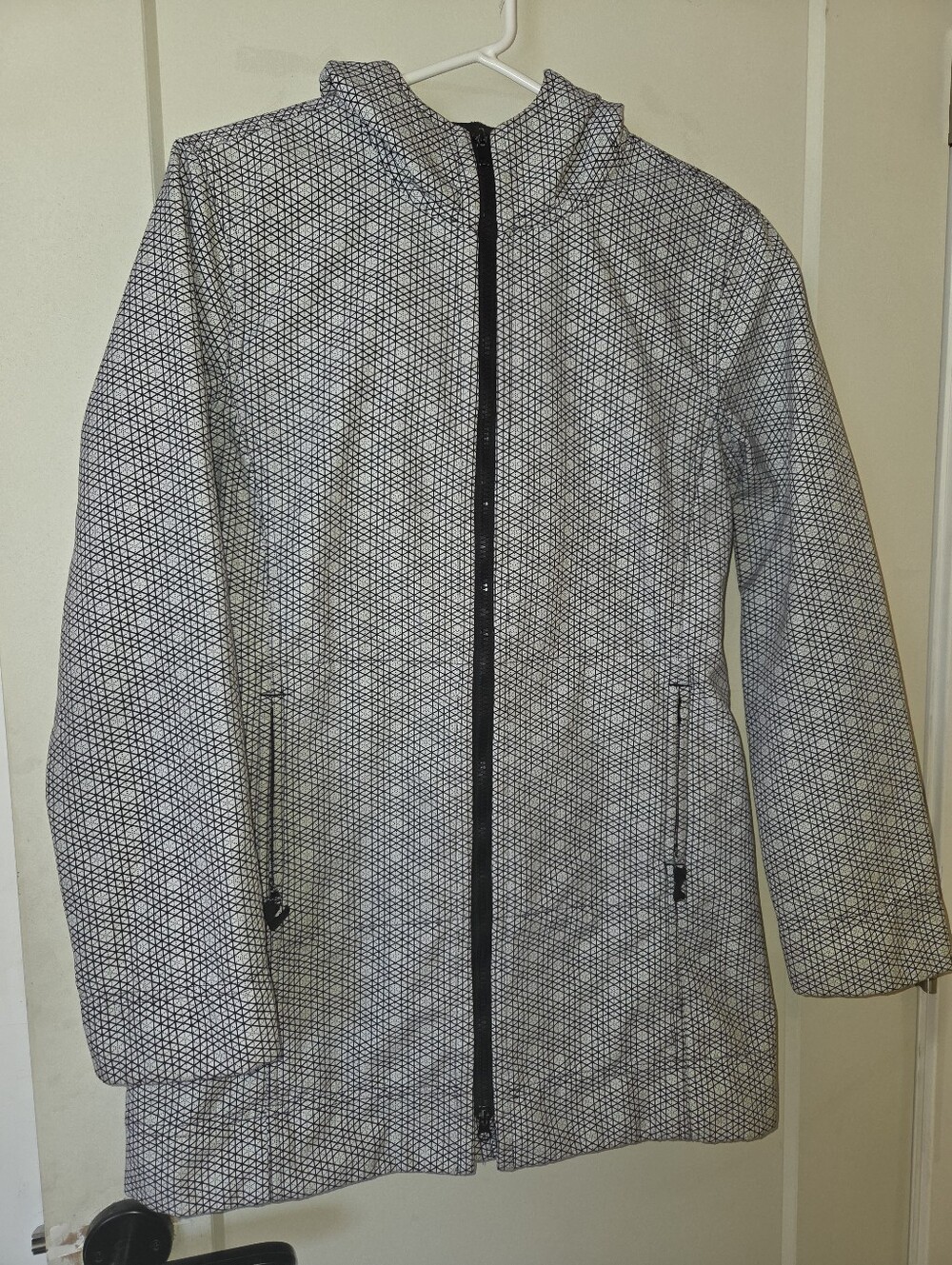 SIRIO - Geometric Pattern Lightweight Hooded Jacket - Black & White